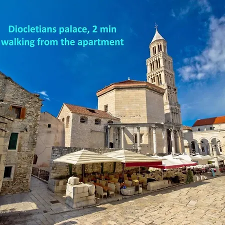 Luxury With Patio In The Heart Of Appartement