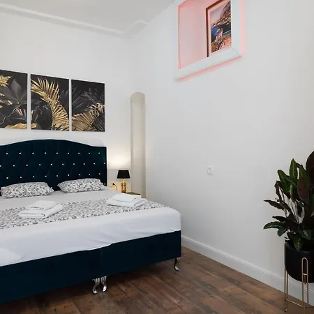 Appartement Luxury With Patio In The Heart Of *