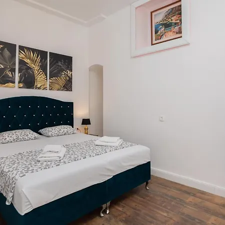 Appartement Luxury With Patio In The Heart Of