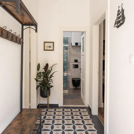 Apartment Luxury With Patio In The Heart Of Split