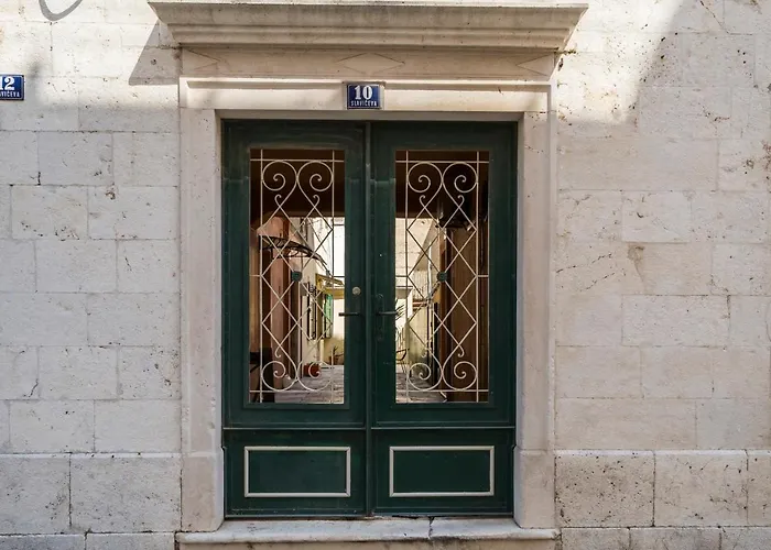 Apartman Luxury With Patio In The Heart Of *