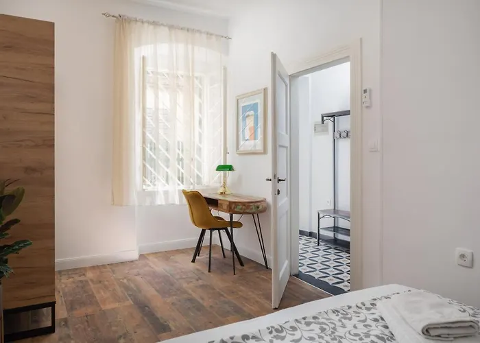 Luxury With Patio In The Heart Of Apartman