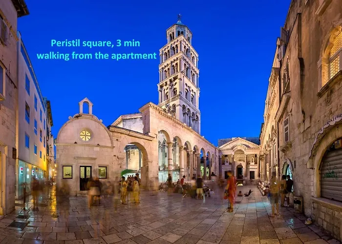 Apartman Luxury With Patio In The Heart Of